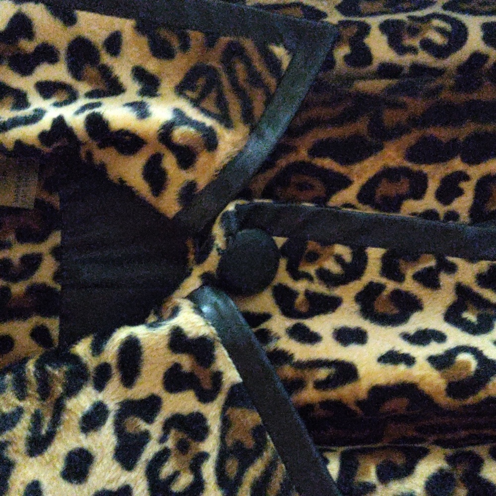 Coat - Picture 5 of 9